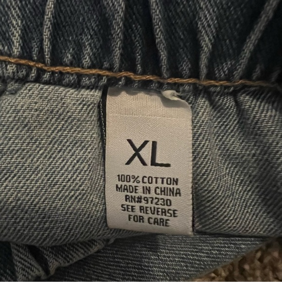 Almost Famous Denim Jeans Shorts Distressed Pull On W/drawstring Light Blue XL - Picture 4 of 4